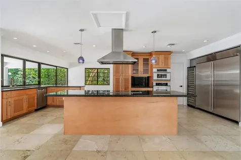 8118 Los Pinos Boulevard Coral Gables FL 33143