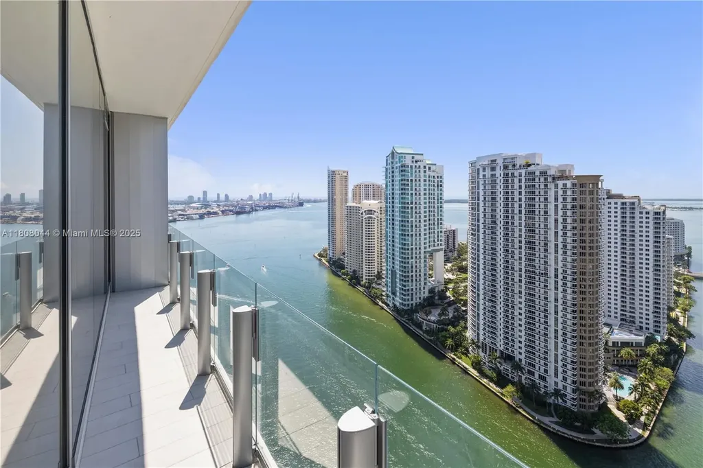 300 Biscayne Blvd Way Miami FL 33131