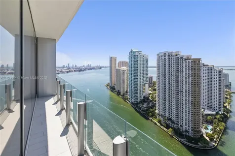 300 Biscayne Blvd Way Miami FL 33131
