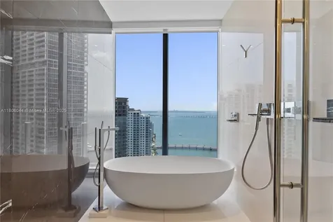 300 Biscayne Blvd Way Miami FL 33131