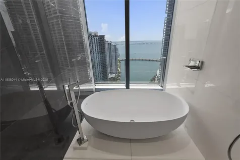 300 Biscayne Blvd Way Miami FL 33131