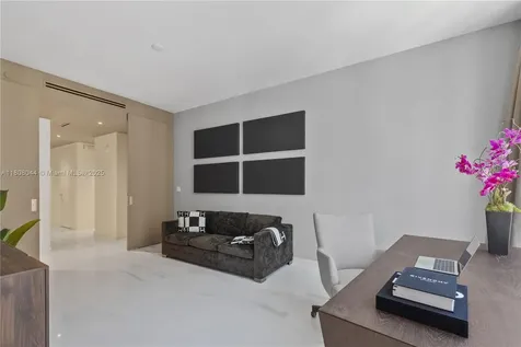 300 Biscayne Blvd Way Miami FL 33131