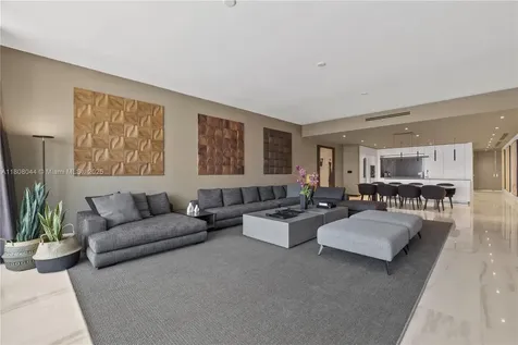 300 Biscayne Blvd Way Miami FL 33131