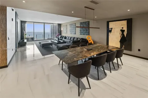 300 Biscayne Blvd Way Miami FL 33131