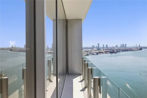 300 Biscayne Blvd Way Miami FL 33131