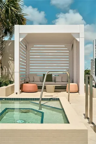 300 Biscayne Blvd Way Miami FL 33131