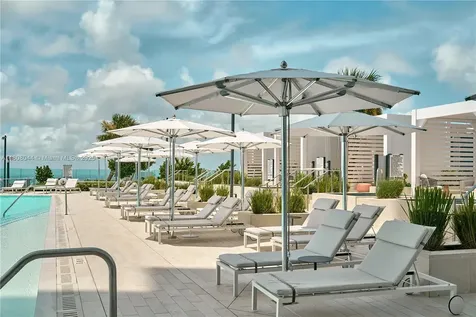 300 Biscayne Blvd Way Miami FL 33131