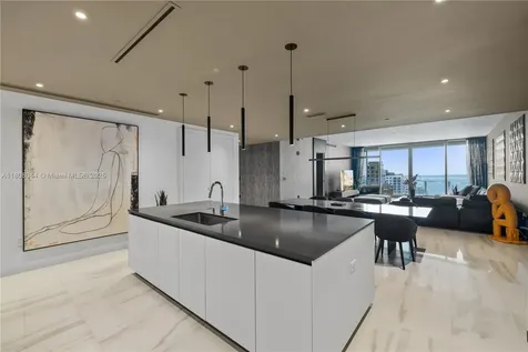 300 Biscayne Blvd Way Miami FL 33131