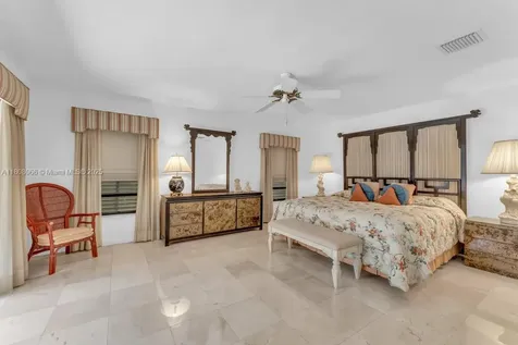 5990 SW 135th Terrace Pinecrest FL 33156