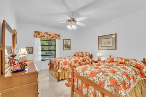 5990 SW 135th Terrace Pinecrest FL 33156