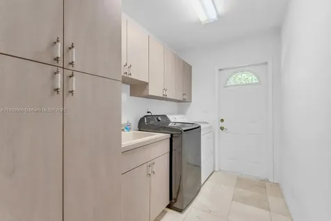5990 SW 135th Terrace Pinecrest FL 33156