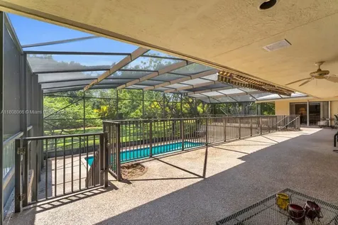 5990 SW 135th Terrace Pinecrest FL 33156