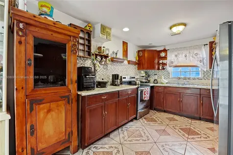 1007 N E Street Lake Worth FL 33460