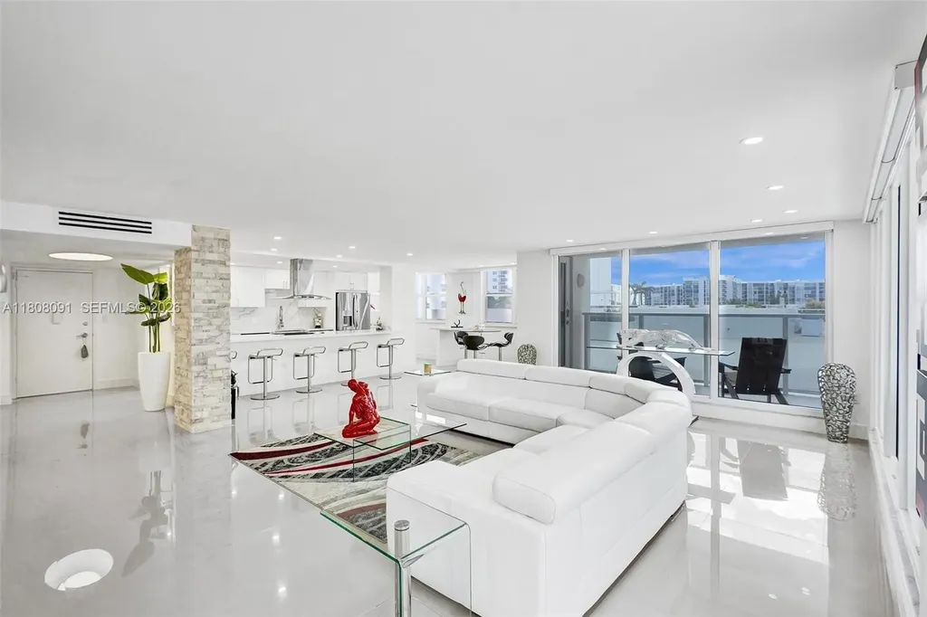 2751 S Ocean Drive Hollywood FL 33019