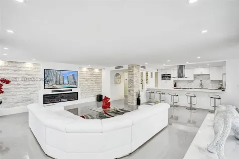 2751 S Ocean Drive Hollywood FL 33019