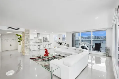 2751 S Ocean Drive Hollywood FL 33019