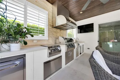 7495 SW 105th Terrace Pinecrest FL 33156