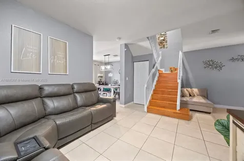 3427 W 89th Terrace Hialeah FL 33018