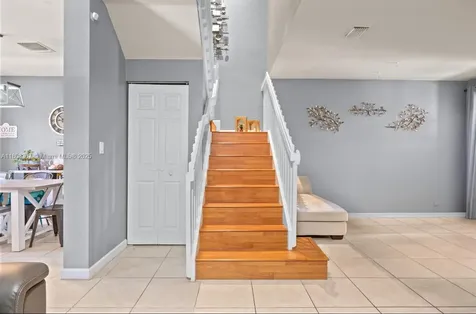 3427 W 89th Terrace Hialeah FL 33018