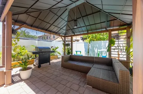 3427 W 89th Terrace Hialeah FL 33018