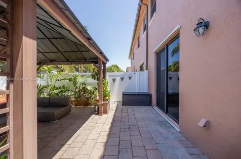 3427 W 89th Terrace Hialeah FL 33018