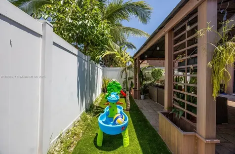 3427 W 89th Terrace Hialeah FL 33018