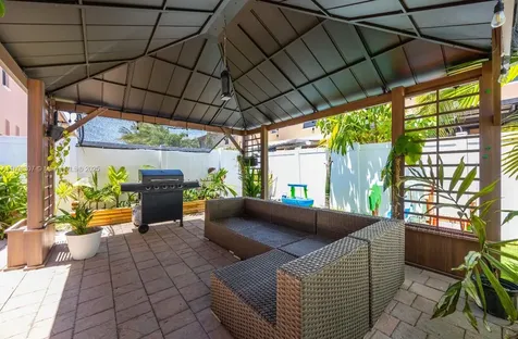 3427 W 89th Terrace Hialeah FL 33018