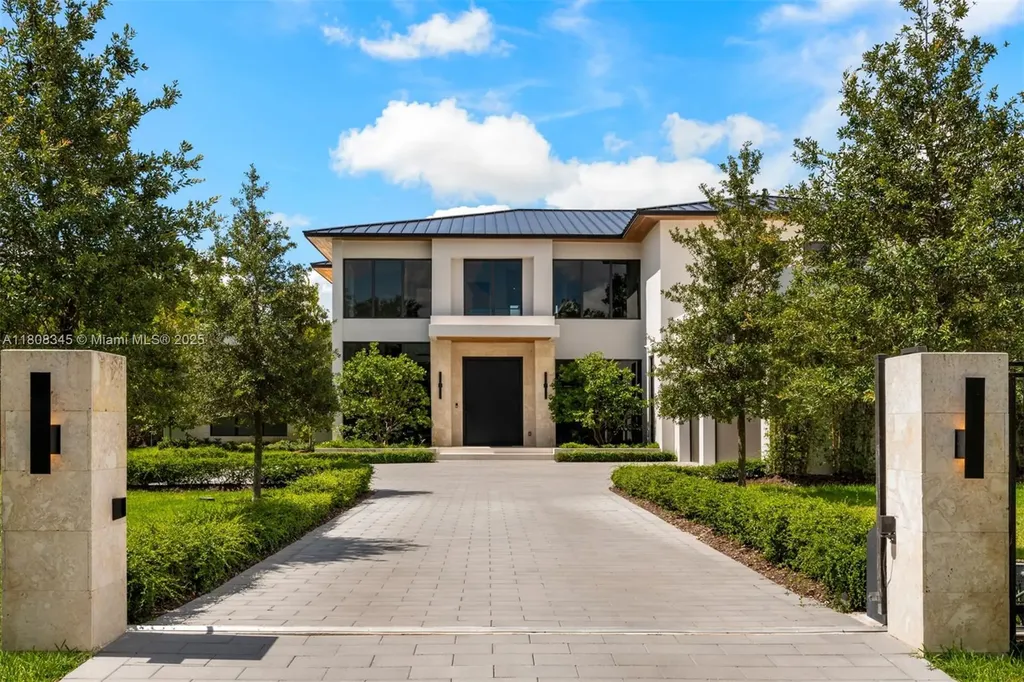 11001 SW 65 Avenue Pinecrest FL 33156