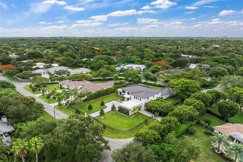 11001 SW 65 Avenue Pinecrest FL 33156