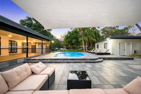 7335 SW 104th Street Pinecrest FL 33156