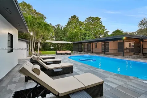 7335 SW 104th Street Pinecrest FL 33156