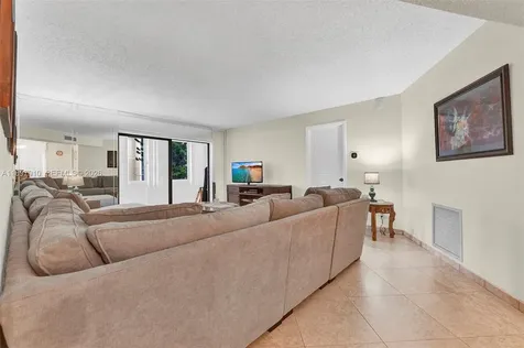 4270 NW 40th Street Lauderdale Lakes FL 33319
