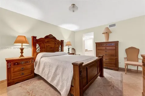 4270 NW 40th Street Lauderdale Lakes FL 33319