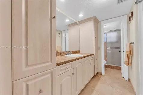 4270 NW 40th Street Lauderdale Lakes FL 33319