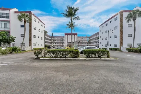 4270 NW 40th Street Lauderdale Lakes FL 33319