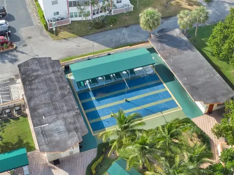 4270 NW 40th Street Lauderdale Lakes FL 33319