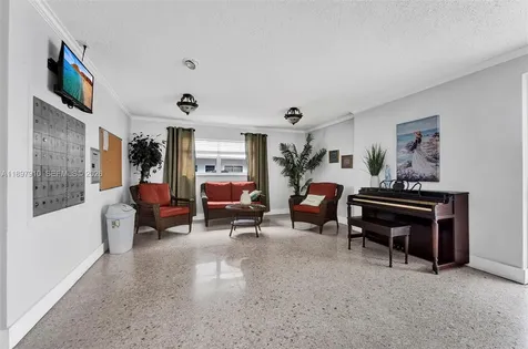 4270 NW 40th Street Lauderdale Lakes FL 33319