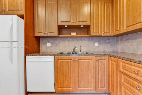 4270 NW 40th Street Lauderdale Lakes FL 33319