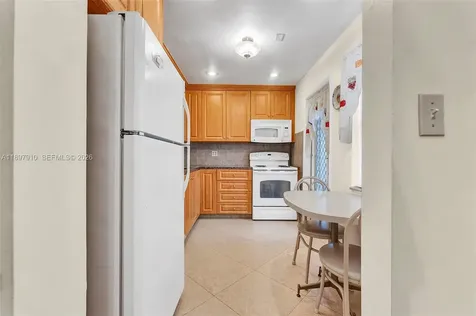 4270 NW 40th Street Lauderdale Lakes FL 33319