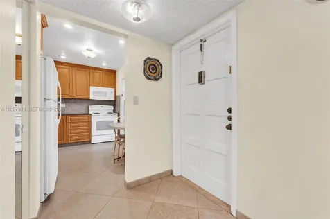4270 NW 40th Street Lauderdale Lakes FL 33319