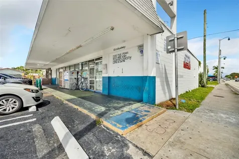 5509 & 5501 Broadway West Palm Beach FL 33407