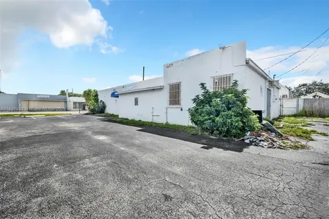 5509 & 5501 Broadway West Palm Beach FL 33407