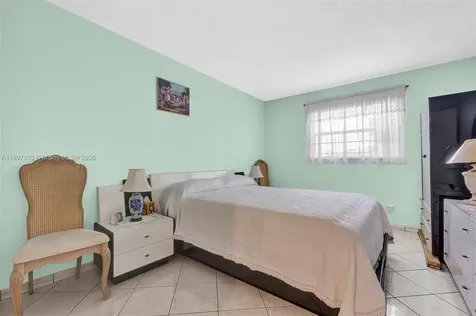 4270 NW 40th Street Lauderdale Lakes FL 33319