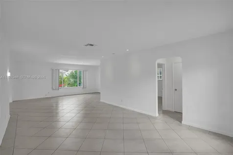 8851 Byron Avenue Surfside FL 33154