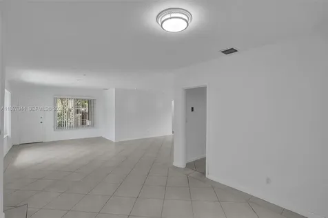 8851 Byron Avenue Surfside FL 33154