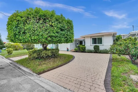 8851 Byron Avenue Surfside FL 33154