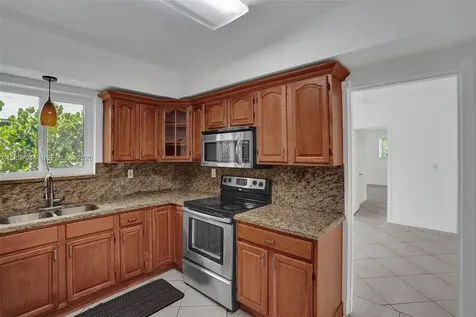 8851 Byron Avenue Surfside FL 33154