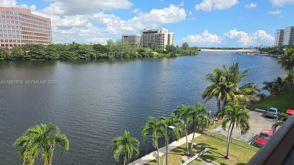 5249 NW 7th Street Miami FL 33126