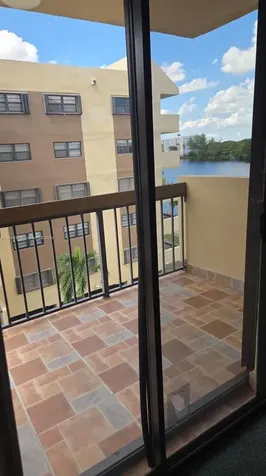 5249 NW 7th Street Miami FL 33126