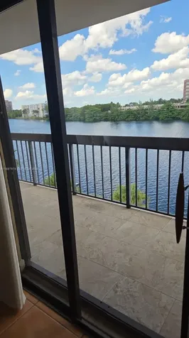 5249 NW 7th Street Miami FL 33126